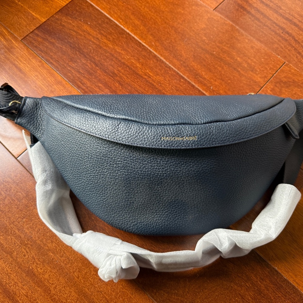 Maison de Sabre the sling bag new